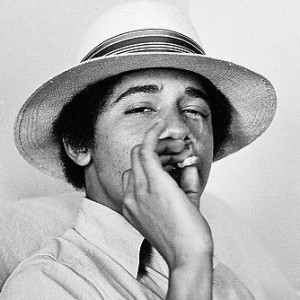 barack_obama_smoking_weed1